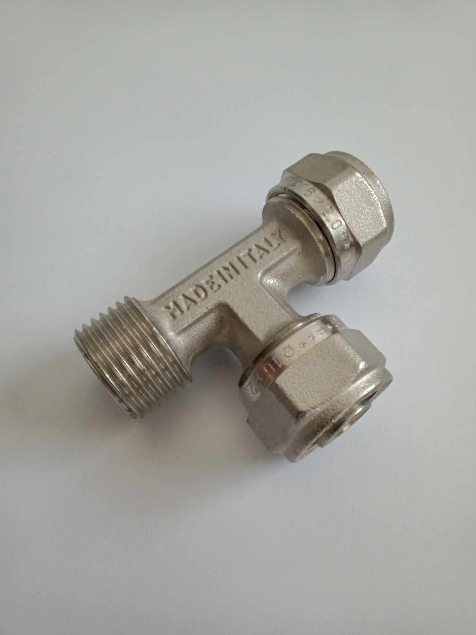 Té mal coté 16 1/2 visser Tiemme Té mal coté 16 1/2 visser Tiemme